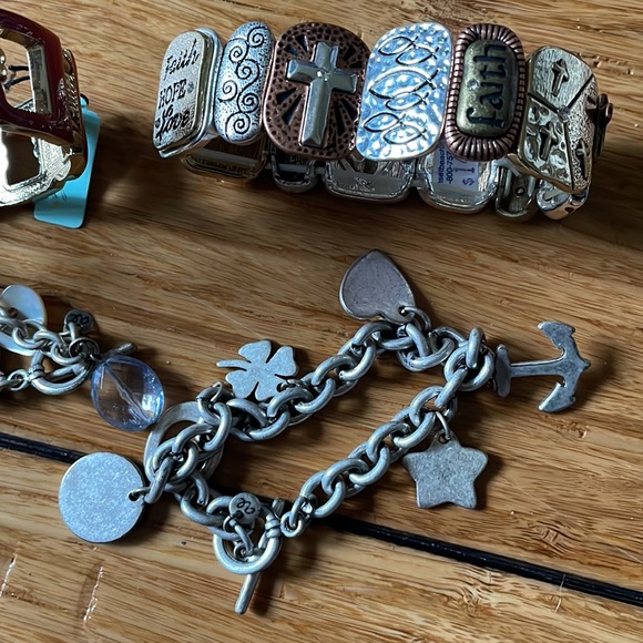 Bracelet Bundle - all costume jewelry - Picture 4 of 4